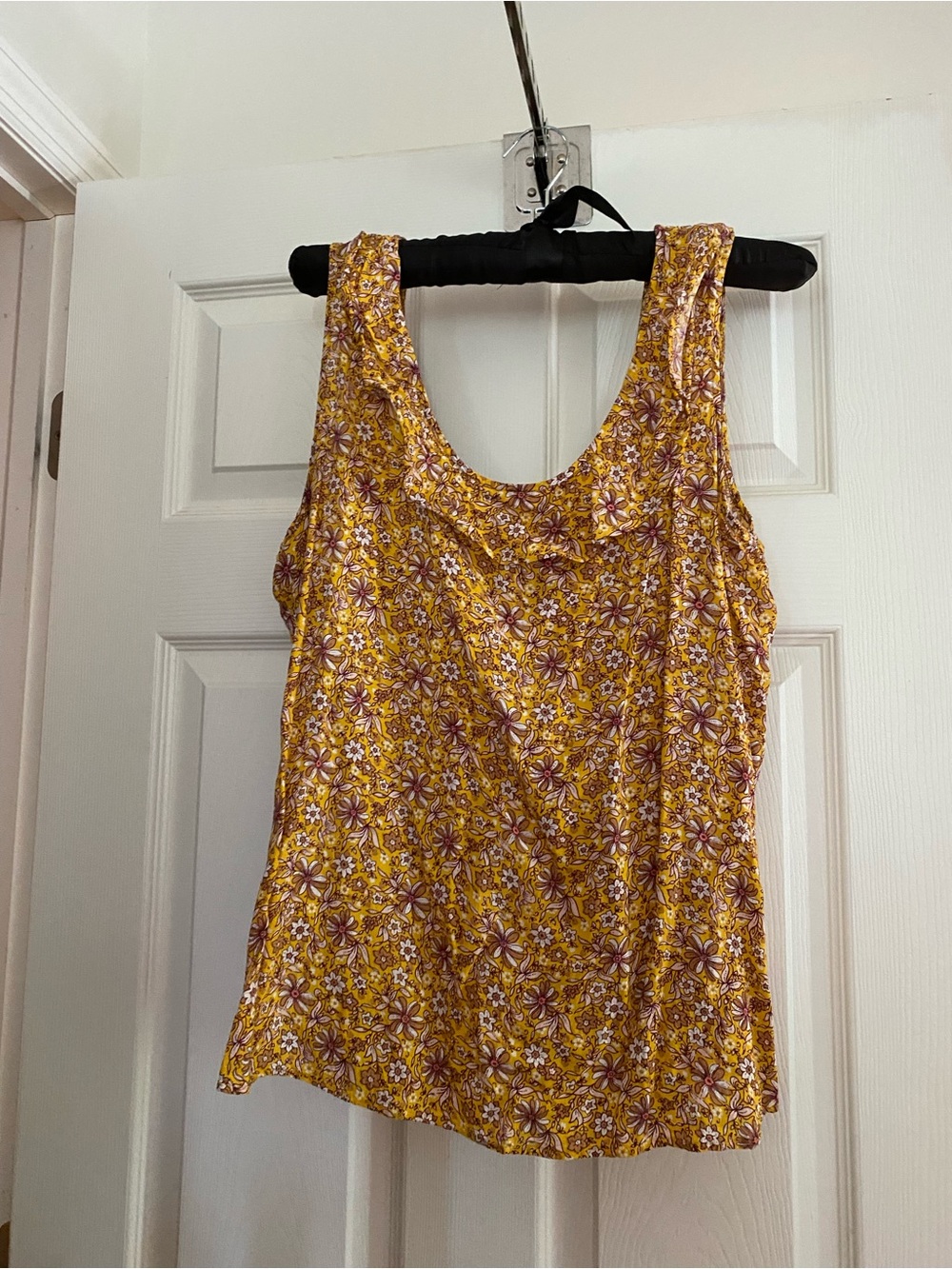 GAP Yellow Floral Scoop Neck XL